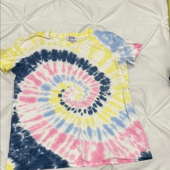 525 Colorful Tie-Dye T-Shirt and Shorts Set size XS - Picture 9 of 10
